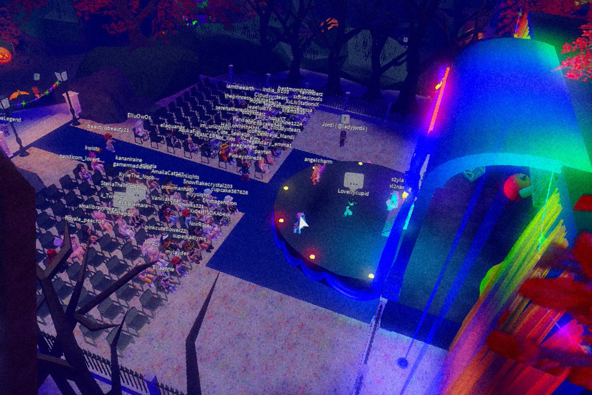 RHICevents's tweet photo. [💕] ROYALE-WEEN FEST 2020 DAY 1 
Thank you all for coming! Its was AMAZING, we didn't expect that much people to attend! 🥺 The game got over 1.3k visits in the first 3 hours! Thank you all for the support and sorry for the minor inconvenience we had to face bc of the crowding! https://t.co/l3emhWvA67