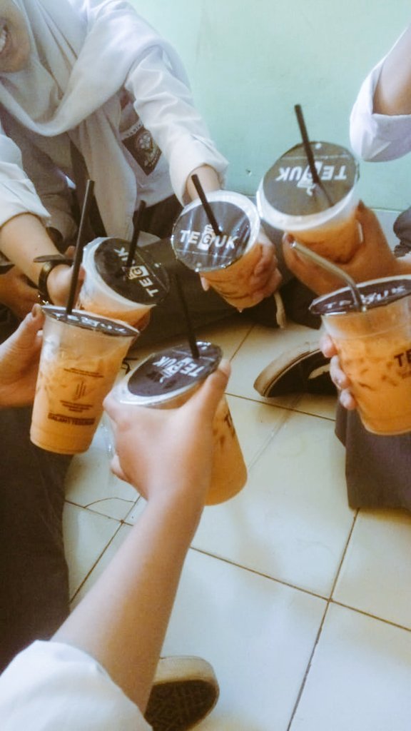22lestarii's tweet photo. kangenn bangett kalo apa2 always bareng2 kek gini;( https://t.co/bC878LfGse