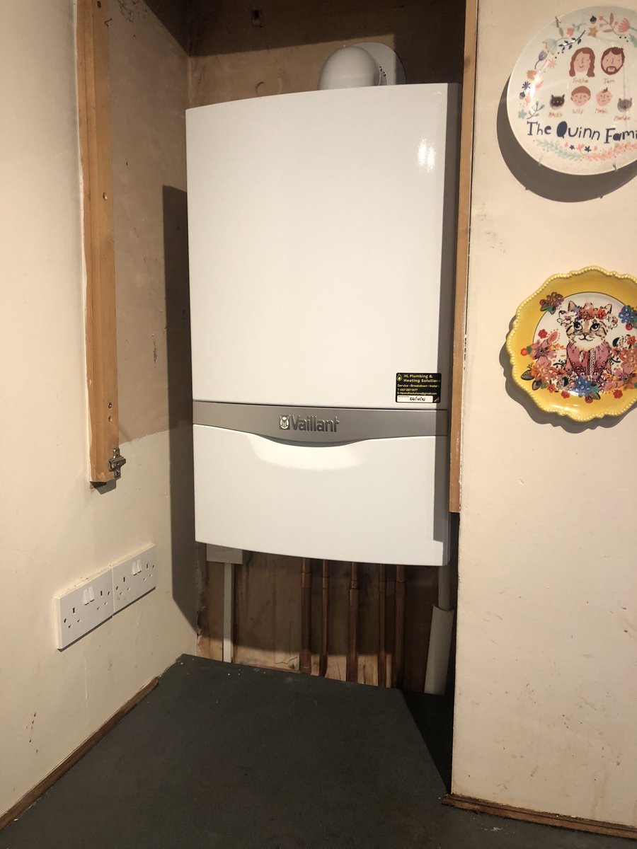 HL_Heating's tweet photo. Replacement boiler yesterday. Upgrading the 15 year old Worcester to a high efficiency @vaillant.uk ecoTEC Plus with a huge 10 year warranty! Complementary years subscription to our Warmcare service plan so they have total piece of mind! 

☎️ 0117 2870177 to request a survey! https://t.co/mzzXtpArYe