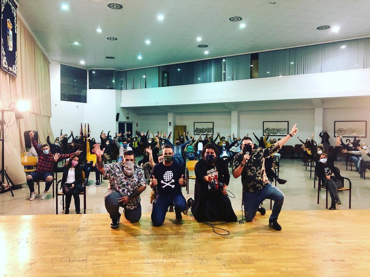 PtoLumbreras's tweet photo. 🎭 70 asistentes disfrutaron anoche del show de monólogos #Murcianos2, con #JaviChou, @Kalderas_ , @jaimecomedia y @RubenSerranoCom en el Centro Cívico.
Con todos los protocolos #COVID19 y recogida de donativos para bienestar animal (plataforma #AyudameAAyudarlos).
#CulturaSegura https://t.co/UlS46DSknH