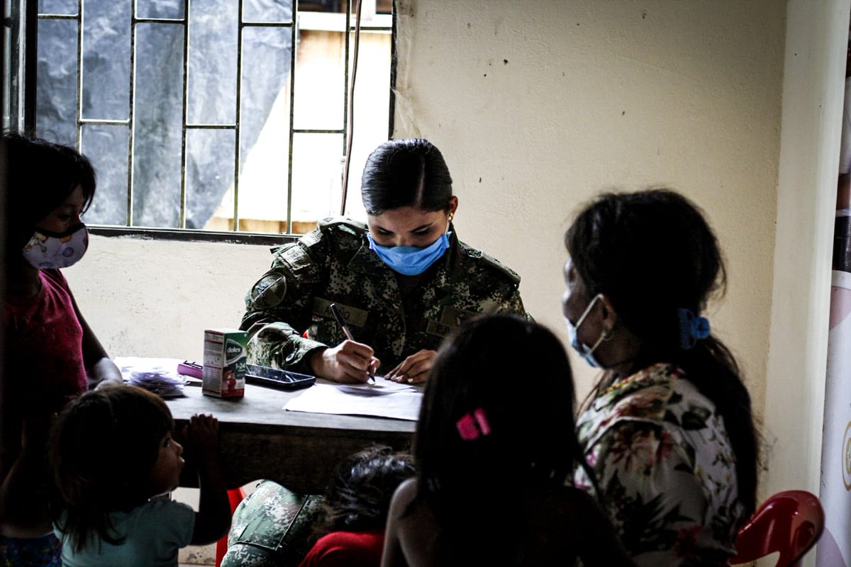 Ejercito_CAAID's tweet photo. Gracias al trabajo en articulación entre Coviventia, la Alcaldía de Río Quito y el Batallón de Infantería N.º 12 los habitantes de los corregimientos de Paimado, Villa Conto, San Isidro y Llanos del Negua en el #Chocó 
recibieron durante 4 días atención médica y ayuda humanitaria https://t.co/ZO8Itdt9SK