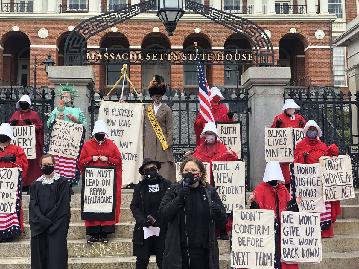 Becca_Rausch's tweet photo. Our reproductive freedom is on the line, and we can’t afford to sit on the sidelines. Proud to join the @bostonredcloaks and @TamiGouveiaMA at this morning’s #RedCloakProtest. It’s past time to pass the #ROEAct #RuthSentUs https://t.co/KAcQzRgzo9