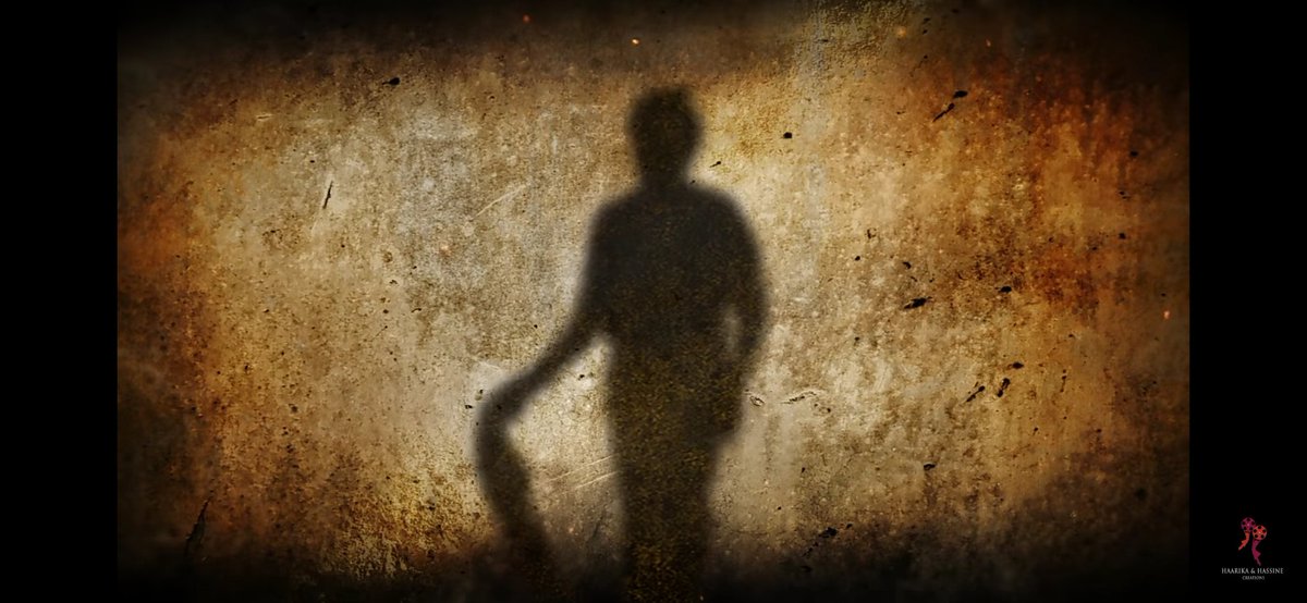 srikanthinks's tweet photo. Asalu e movie update lo e shadow ke adhiripaatu undhi. Inka #VakeelSaab teaser release ayithe what would be the situation 

@YouTube we will see U soon.....

#TheKingOfAttitude
#StyleKaaBaap
@PawanKalyan ✊ https://t.co/MkB1NNTcq3