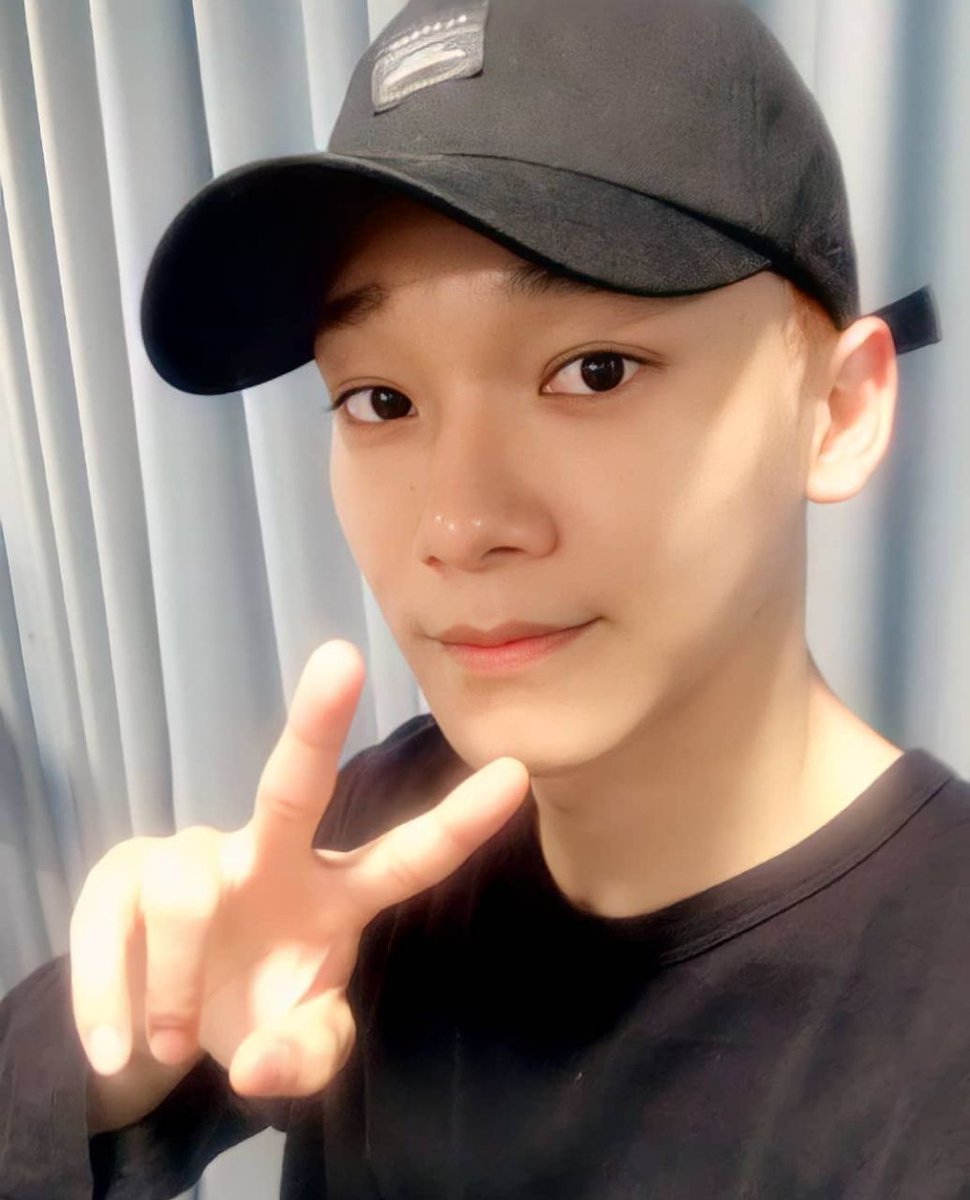 Yanti290's tweet photo. Udah potongan aja ni😭

#ThisIsNotAGoodbyeChen
#GoodLuckSoldierChen
#씩씩한_민들레는_종대만_바라봄
#CHEN #엑소 #EXO @weareoneEXO https://t.co/NuVDz1M2kR