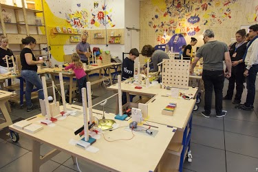 QuaiDesSavoirs's tweet photo. #LSQ2020 | Week-end festif des futurs désirables | 31/10 &amp; 1er/11

ATELIER | Démo Tuto
Découvrez les étapes de réalisation d’une lampe Pixel (tuto d'@Heliox_Lab, lauréate #Tutofest 2019) avec les médiateur·trices #PlateauCréatifDuQuai  

10h-19h | Gratuit

https://t.co/5bg4ujPcR4 https://t.co/bwHVjdEXnu