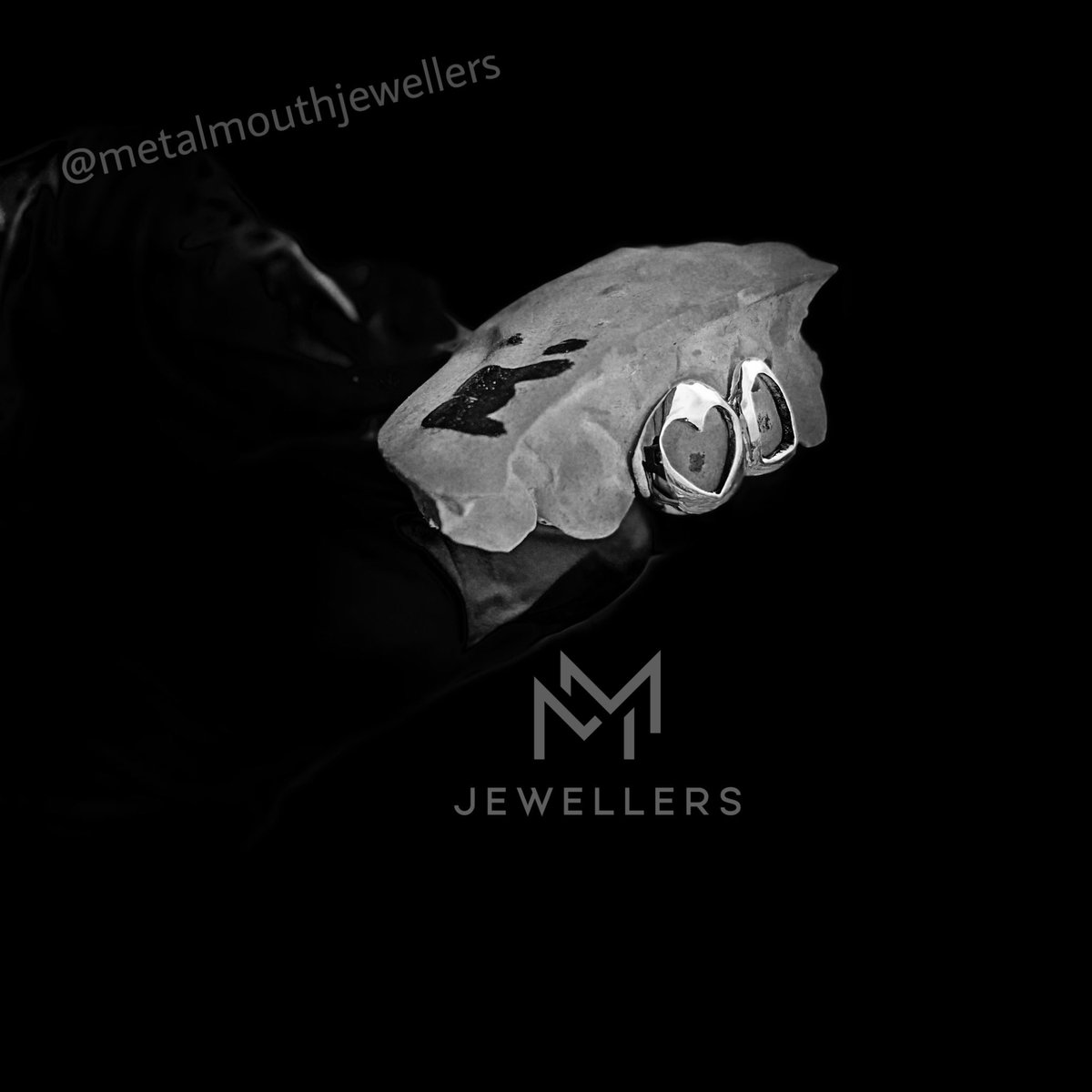 Top: Twin 10k Yellow Gold Heart + Strip cap Bottom: Twin 10k Yellow gold Heart + window capIG: MetalMouthJewellers