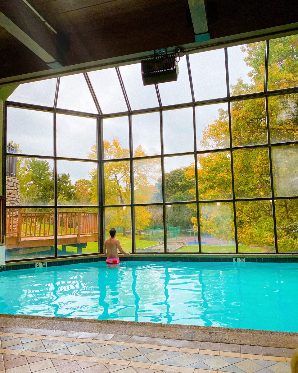 Quem vê cara, não vê os tufos de cabelo no fundo