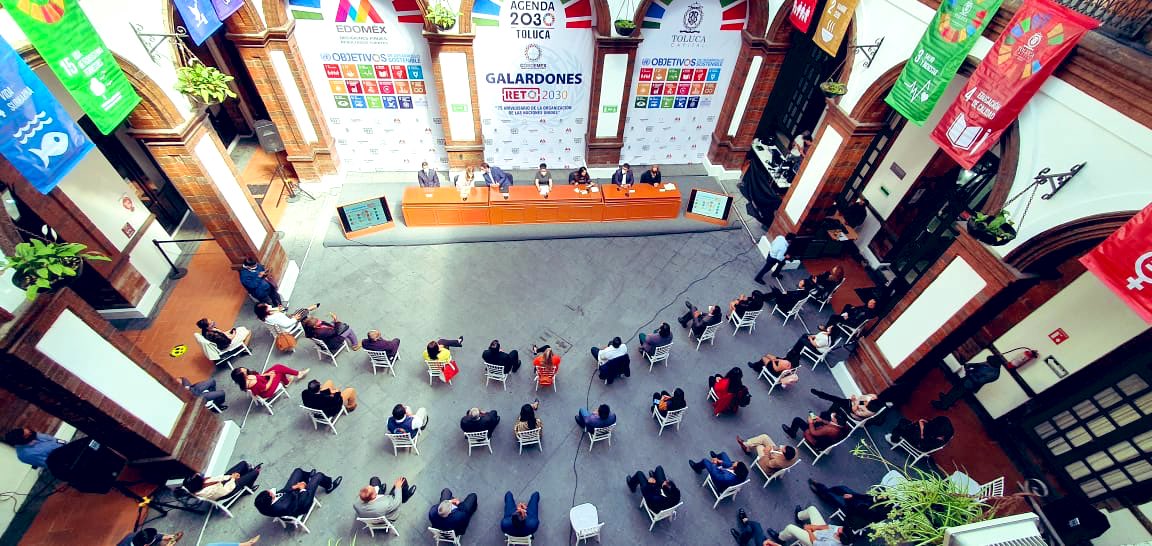 alexleonnn's tweet photo. En el marco del #75Aniversario de @ONUMX 🇺🇳 Entregamos los Galardones #Reto2030
¡Muchas felicidades a todas las OSC por cumplir con los objetivos de desarrollo sostenible en el @Edomex! #SiConlasOSC @alfredodelmazo @gemhsm @eriko_florespz @EnriqueJacobG1 @star__gz @TolucaGob https://t.co/b8mAyGoN3u