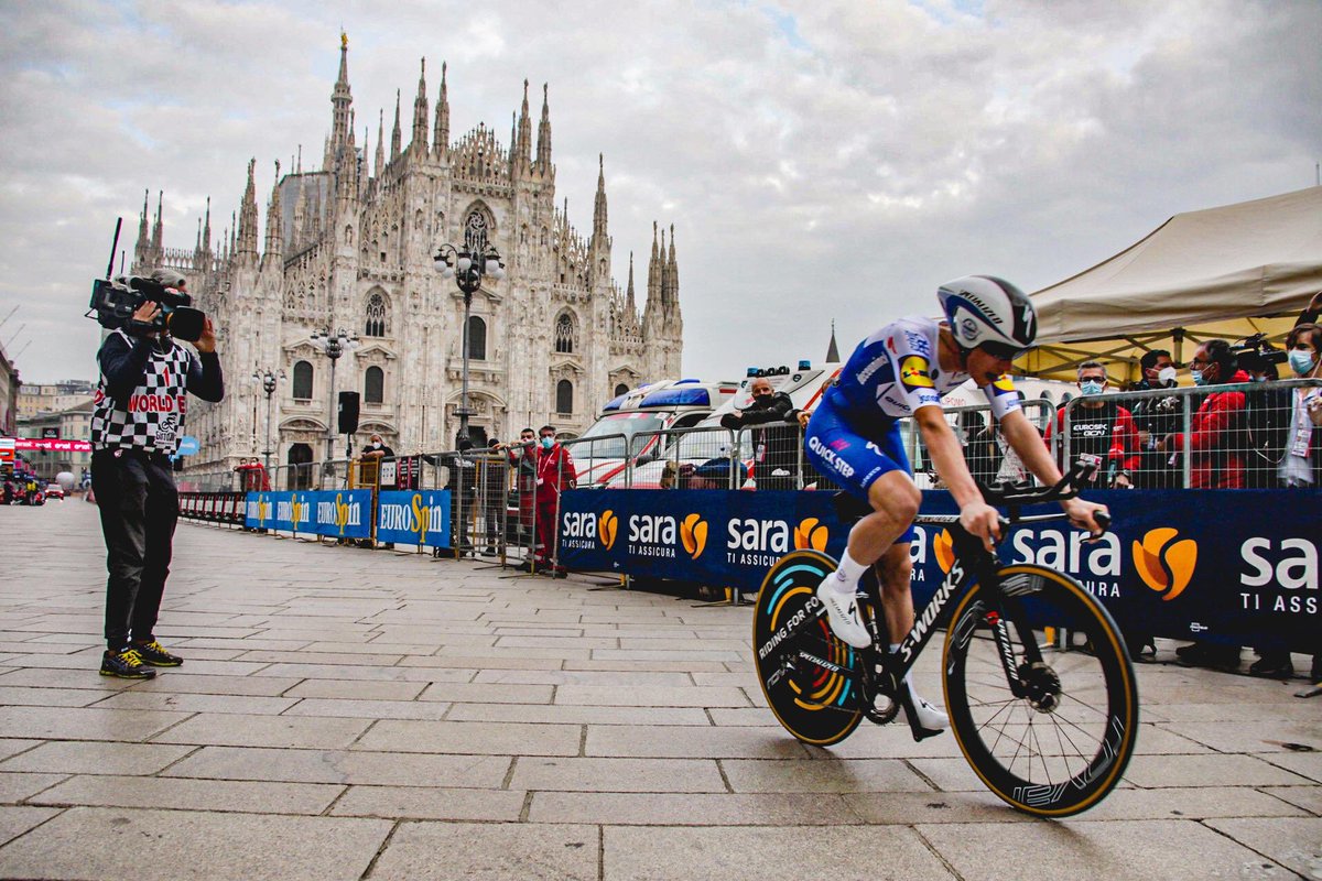 soudalquickstep's tweet image. 22-year-old
First World Tour season
Grand Tour rookie
4 podiums
11 top 10 finishes
15 days in the pink jersey
A #Giro to remember for @JooAlmeida98!
We are super proud of you!
Photo: @BeelWout