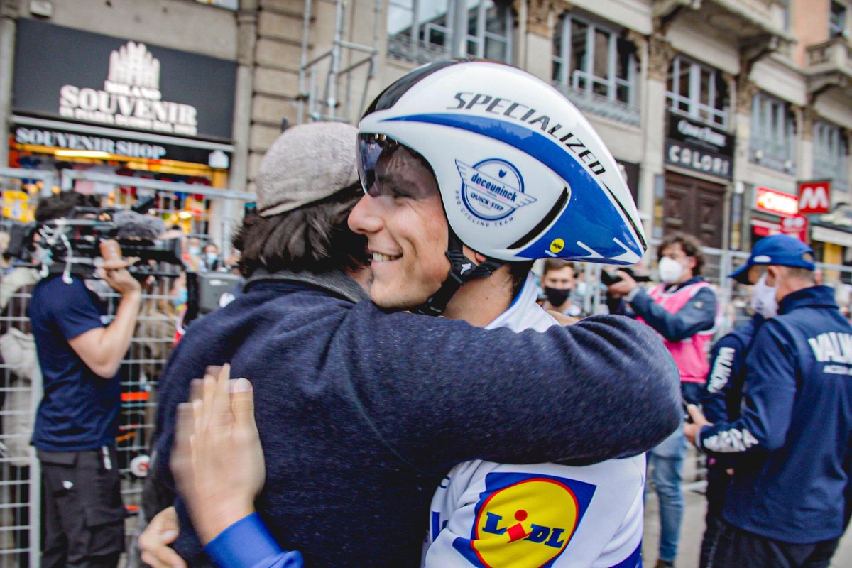 soudalquickstep's tweet image. 22-year-old
First World Tour season
Grand Tour rookie
4 podiums
11 top 10 finishes
15 days in the pink jersey
A #Giro to remember for @JooAlmeida98!
We are super proud of you!
Photo: @BeelWout