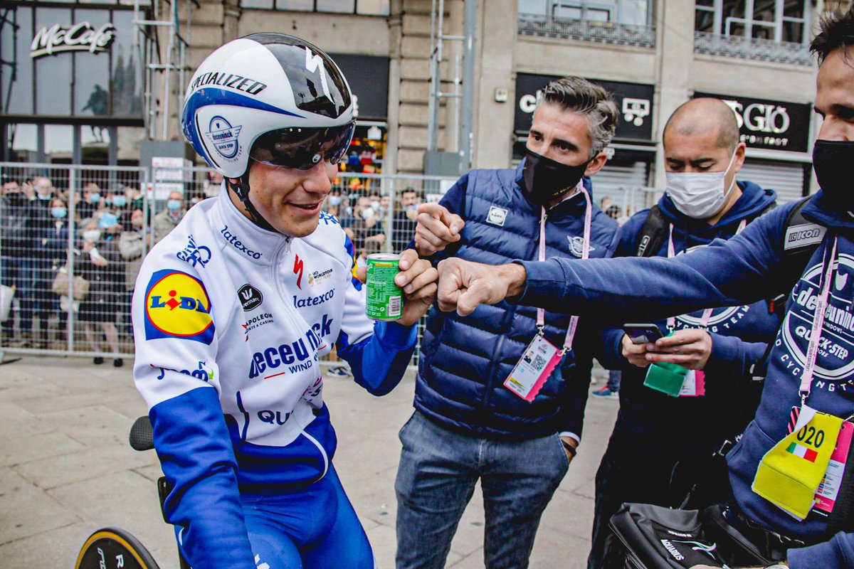 soudalquickstep's tweet image. 22-year-old
First World Tour season
Grand Tour rookie
4 podiums
11 top 10 finishes
15 days in the pink jersey
A #Giro to remember for @JooAlmeida98!
We are super proud of you!
Photo: @BeelWout