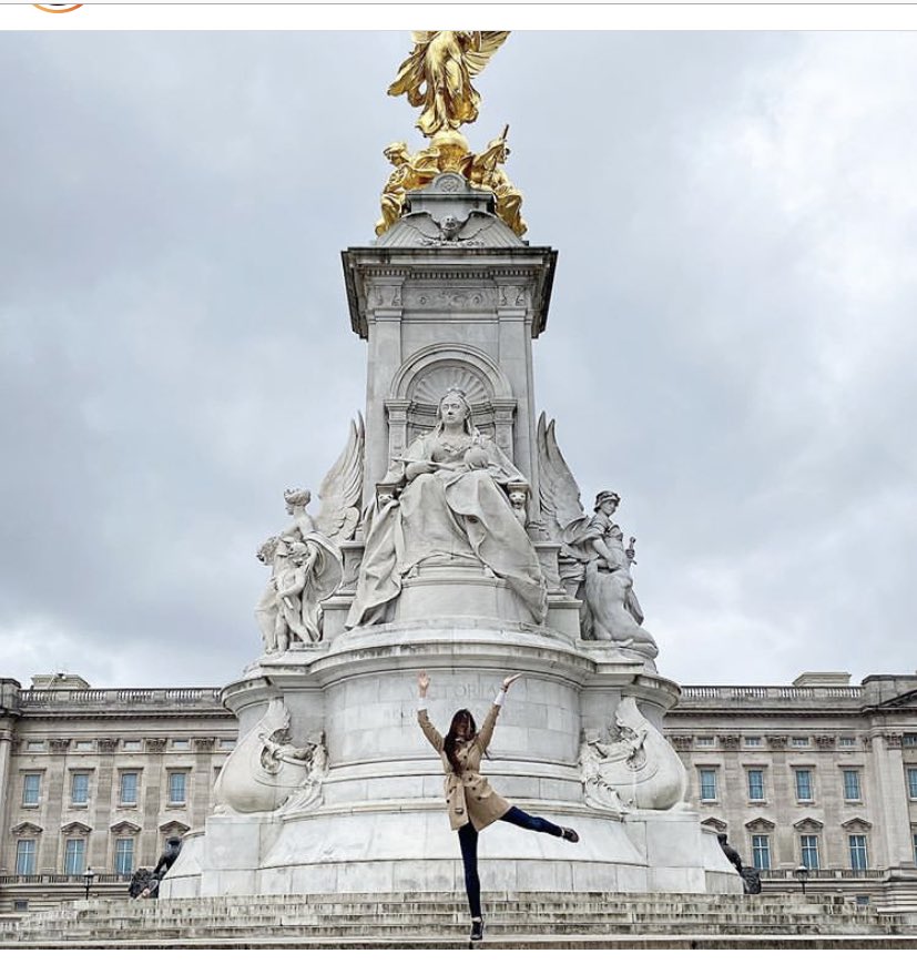 jozzzaphen's tweet photo. @.dara_dhliberty #princessabeatrice #EdoEx #RoyalPalaces https://t.co/KOUdVi8Tz4