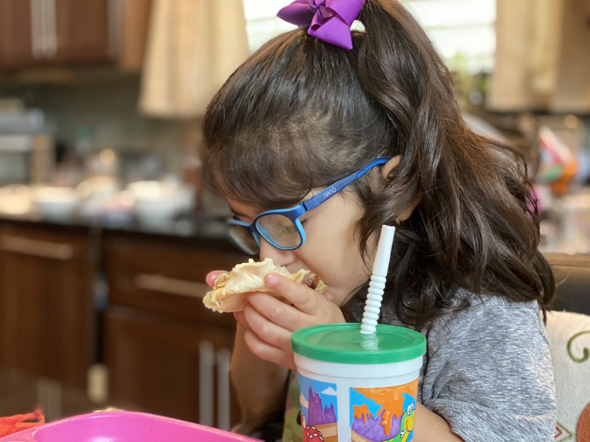yolicorazon24's tweet photo. @torchystacos @armantown_tx We have created a taco snob! #baconeggcheese #torchys #familybreakfast #familytradition #birthdayweekend https://t.co/W30CwIbZ2b