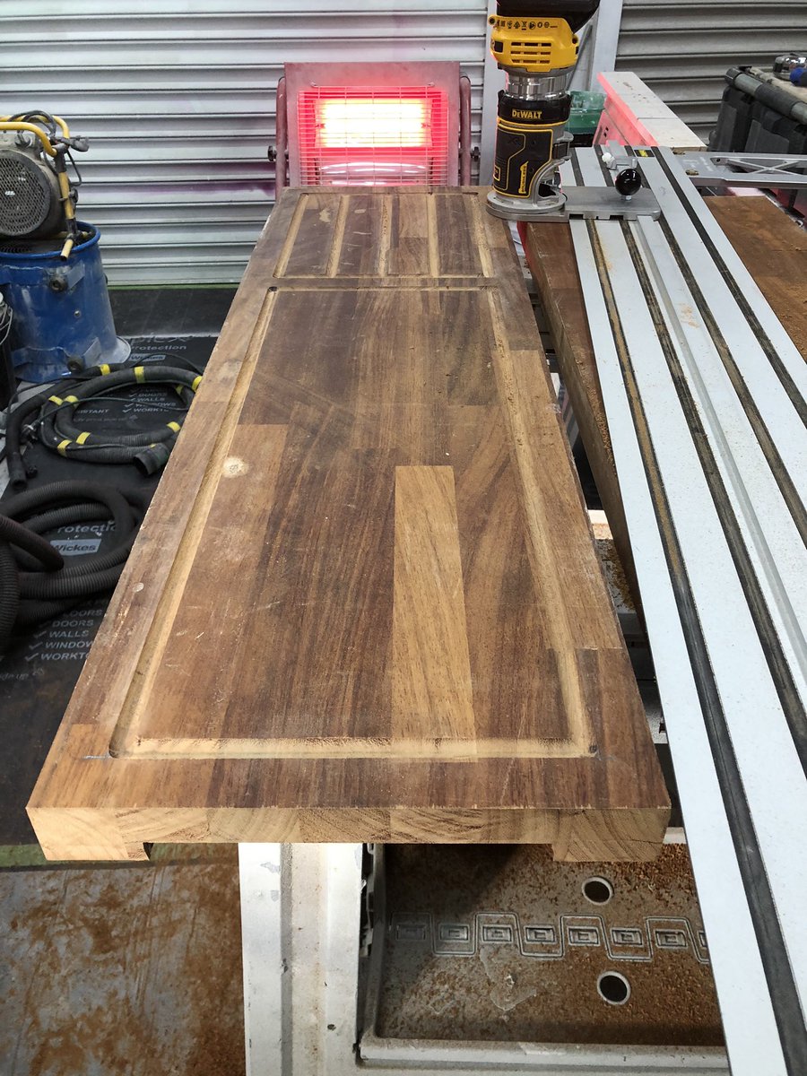 SCMPropMaint's tweet image. Customer gifted me some large off cuts of Iroko worktops on the condition I made him a 1mtr chopping board-serving platter #iroko #offcuts #choppingboards