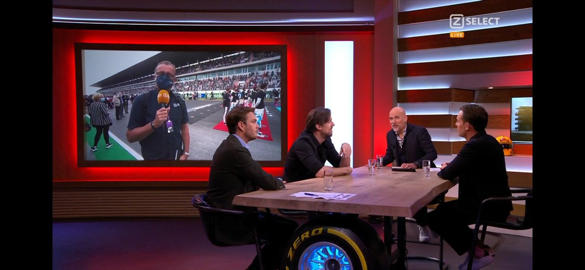 dburgersdijk's tweet photo. Bedankt weer mannen @RobKamphuesF1 @robertdoornboss @mattievalk @jackontracks @GvanderGarde en @Olav_Mol @ZiggoSportF1 @ZiggoSport @ZiggoCompany voor een goede race op naar de volgende weer #ZigGOmax en gefeliciteerd @Max33Verstappen met weer een mooie 3de plek ๐๏ธ๐พ๐๐๏ธ๐พ๐ https://t.co/tOOLauYJdG