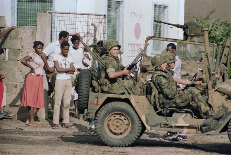 On this day in history, October 25, 1983, US President Ronald Reagan, citing the threat posed to the US citizens on the island, ordered over 2000 troops to invade the island of Grenada. The US was assisted by a coalition of right leaning Caribbean governments. Thread below