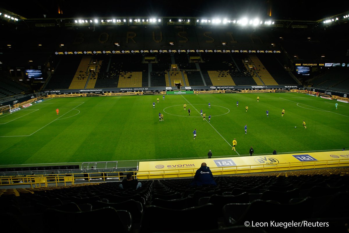 Dw Sports Attendance In The Bundesliga This Weekend Wolfsburg Bielefeld 4 519 Union Berlin Freiburg 4 500 Rb Leipzig Hertha Berlin 999 Dortmund Schalke 300 Mainz Gladbach 100 Stuttgart Cologne 0 Bayern Munich Eintracht Frankfurt 0 Werder