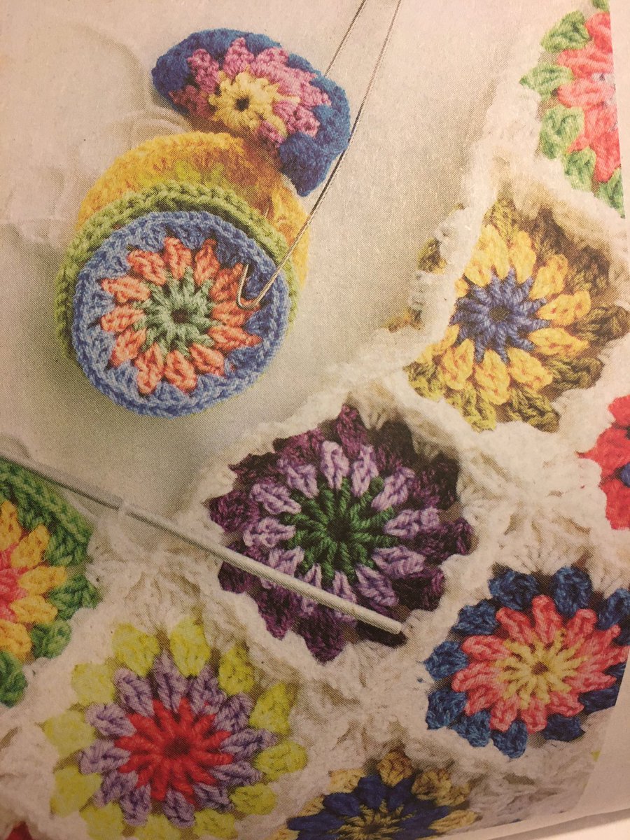 RMurphyPhD's tweet photo. Loads more ideas here #Ed3011 #BEd3 @SusanJPike @dwyerbe @ButlerDee #pattern #crafts #history #piseogs #drivingquestion #creativity #integration #artsed @SchoolAEM @DCU_IoE @HeritageWeek @creativeirl @HealthyIreland @NCCAie https://t.co/SvVBu7PQjF