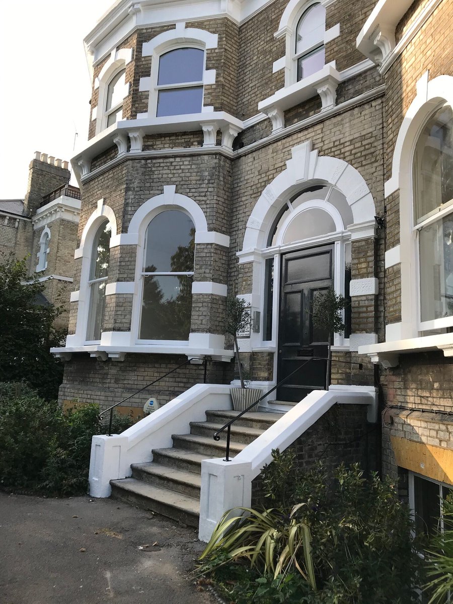 ✅ Spectacular newly refurbished split level apartment with 3 bedrooms/2 bathrooms. Superb, spacious reception rooms with high ceilings &amp; character features. Benefitting from private garage &amp; communal gardens. See link for more information &amp; book viewing bit.ly/2Sw9eWB