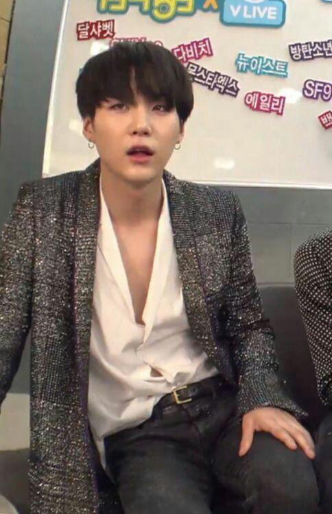 Min Yoongi's iconic outfits - a fking fancy thread :