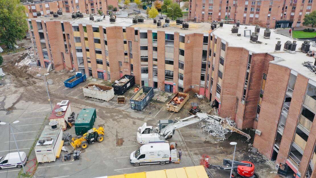 GDarmanin's tweet image. Les premières déconstructions du quartier de la Bourgogne ont démarré!
- 1225 déconstructions
- 670 réhabilitations
- 493 résidentialisation
- 850 nouveaux logements
Plus grand projet urbain au Nord de Paris, il permettra d’améliorer le quotidien des habitants du quartier!