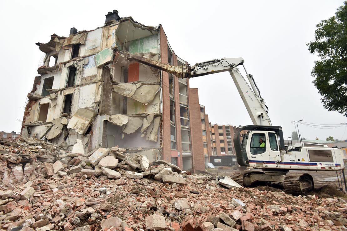 GDarmanin's tweet image. Les premières déconstructions du quartier de la Bourgogne ont démarré!
- 1225 déconstructions
- 670 réhabilitations
- 493 résidentialisation
- 850 nouveaux logements
Plus grand projet urbain au Nord de Paris, il permettra d’améliorer le quotidien des habitants du quartier!