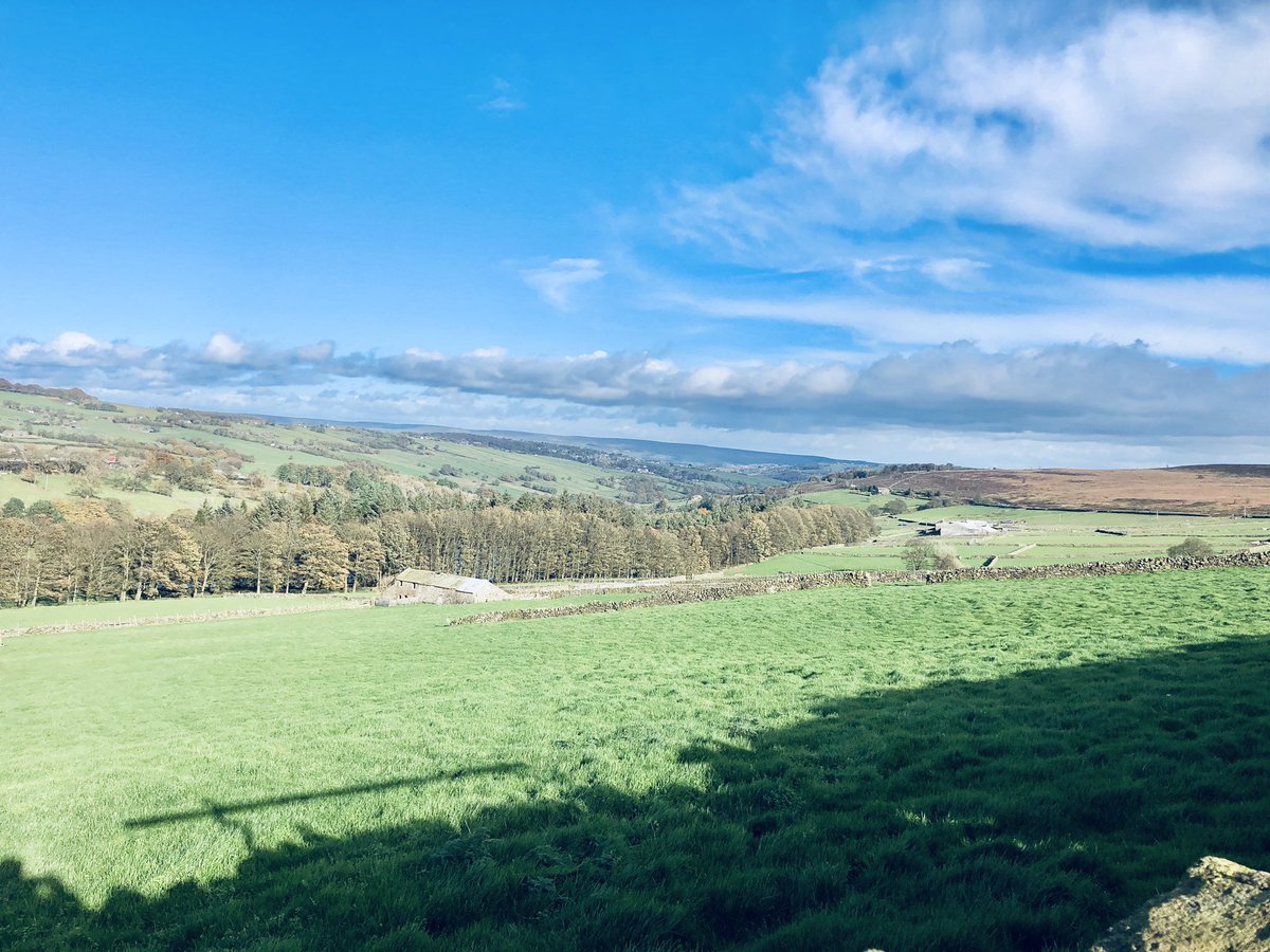 MafKascarade's tweet photo. En Route this afternoon for another wonder, this time heading towards #BronteFalls #TopWithens with @Sophia_A_K &amp; the kids. Beautiful part of  #WestYorkshire #Haworth The sun was shining &amp; the skies were blue too! #October #walks☀️😎🌍👌 https://t.co/pmj2DJb2Hb