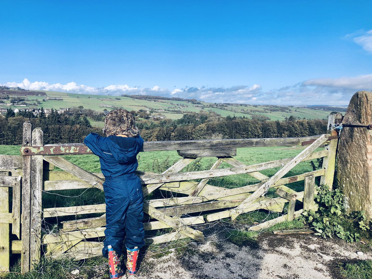 MafKascarade's tweet photo. En Route this afternoon for another wonder, this time heading towards #BronteFalls #TopWithens with @Sophia_A_K &amp; the kids. Beautiful part of  #WestYorkshire #Haworth The sun was shining &amp; the skies were blue too! #October #walks☀️😎🌍👌 https://t.co/pmj2DJb2Hb