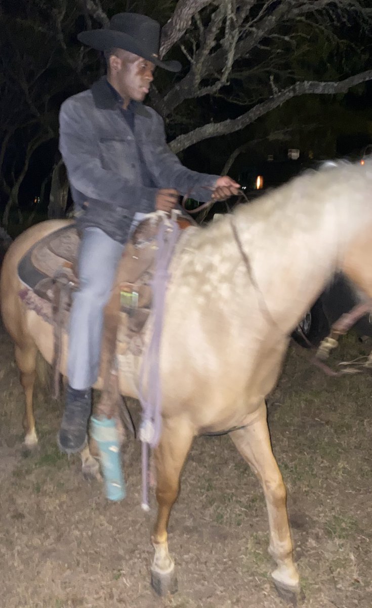 Jamahlmj's tweet photo. First family rodeo was a success more events coming soon. #meetmac 🐎 https://t.co/hCmy1f8kSr