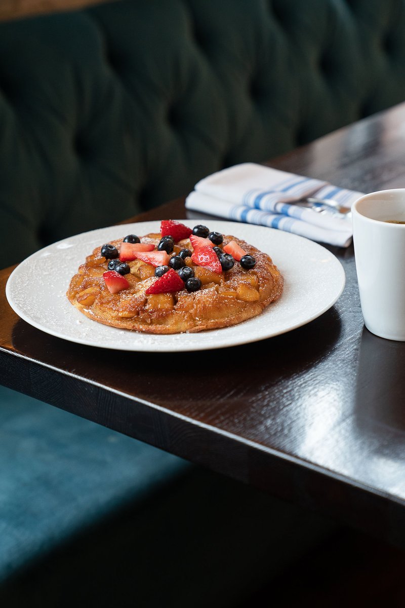 Bernies_Chicago's tweet photo. Sure, apple picking is nice, but have you ever enjoyed an Apple Pancake at Bernie's? 😉 Join us for brunch every Saturday and Sunday! Don't forget to order up $18 Bottomless Bellinis... https://t.co/VKnTlN42Eq