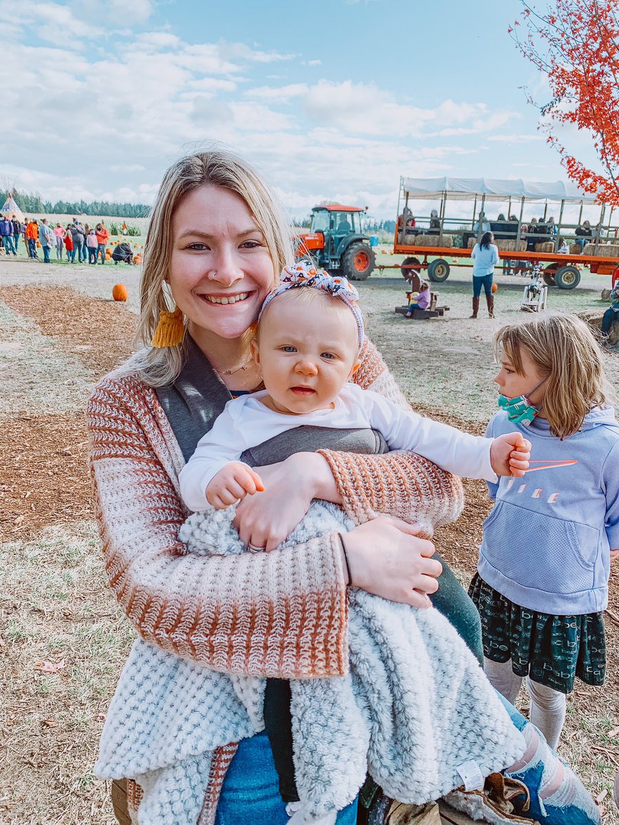 _mrshooper_'s tweet photo. Pumpkin patch fun yesterday with the fam bam and kyree’s first time!! 🎃💛 https://t.co/4AzQ5ua7tU