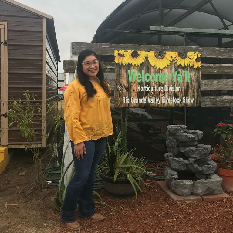 citrusvalleyffa's tweet photo. Howdy my name is Kaylee Lopez and I am from the PSJA FFA chapter and I am proud to serve as your Citrus Valley district Chaplain! I’m excited to see what this year brings and the new challenges that we will face together and overcome. Hope everyone and staying safe! 🧡 https://t.co/h42MSsq6wK