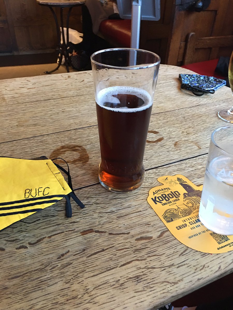 andyrob62660587's tweet photo. Away from the crowd in snug at The Crown, Southwold @Adnams #broadside #wildwave https://t.co/U59gv7e31t
