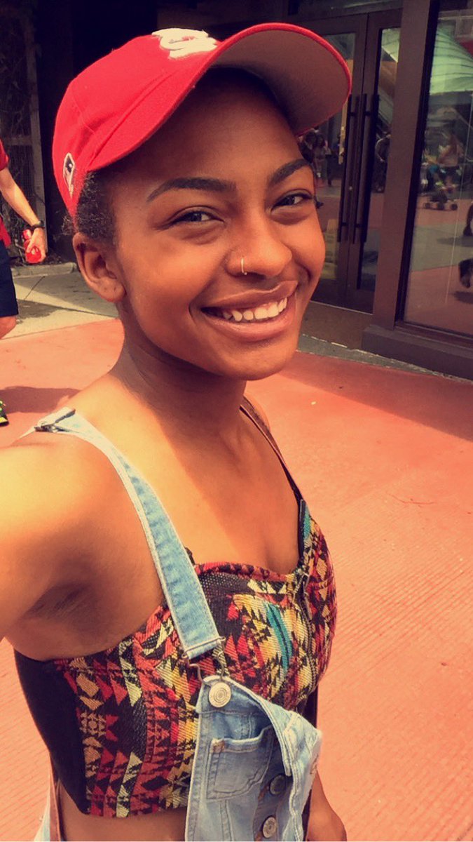 shittnmemoe's tweet photo. Happy 24th birthday to my sister. Lord knows what weβd be doing to celebrate today lol. Ik they say ur suppose to heal with time but it just feels like itβs getting worse. Itβs hard to think about you w/o getting emotional tbh but, I love you n miss you always #longlivetiya π https://t.co/UN3eKRrQzQ