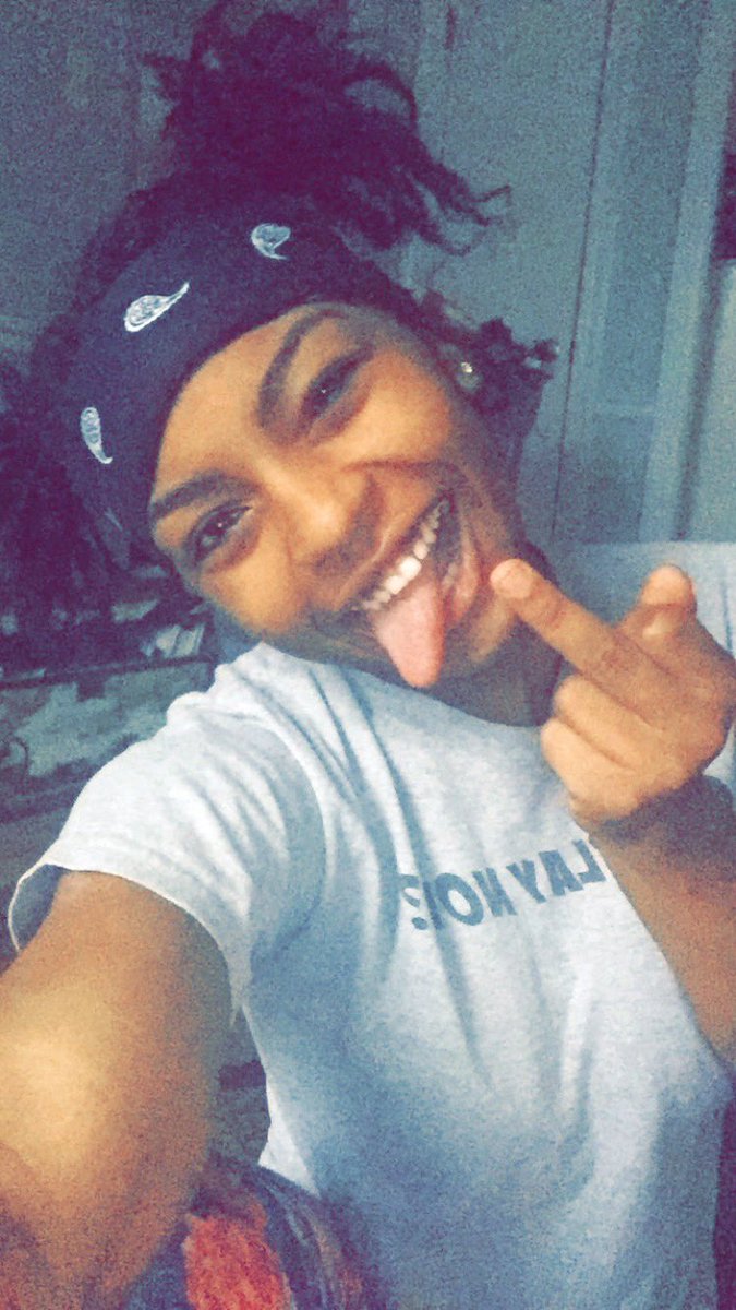 shittnmemoe's tweet photo. Happy 24th birthday to my sister. Lord knows what weβd be doing to celebrate today lol. Ik they say ur suppose to heal with time but it just feels like itβs getting worse. Itβs hard to think about you w/o getting emotional tbh but, I love you n miss you always #longlivetiya π https://t.co/UN3eKRrQzQ