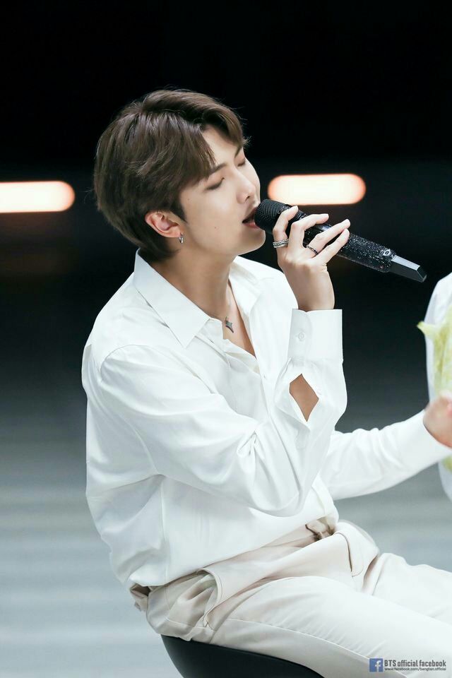 kkkcheonsa's tweet photo. Красоты вам в ленту.

#namjoon #aRMy https://t.co/FNzADqsFd5