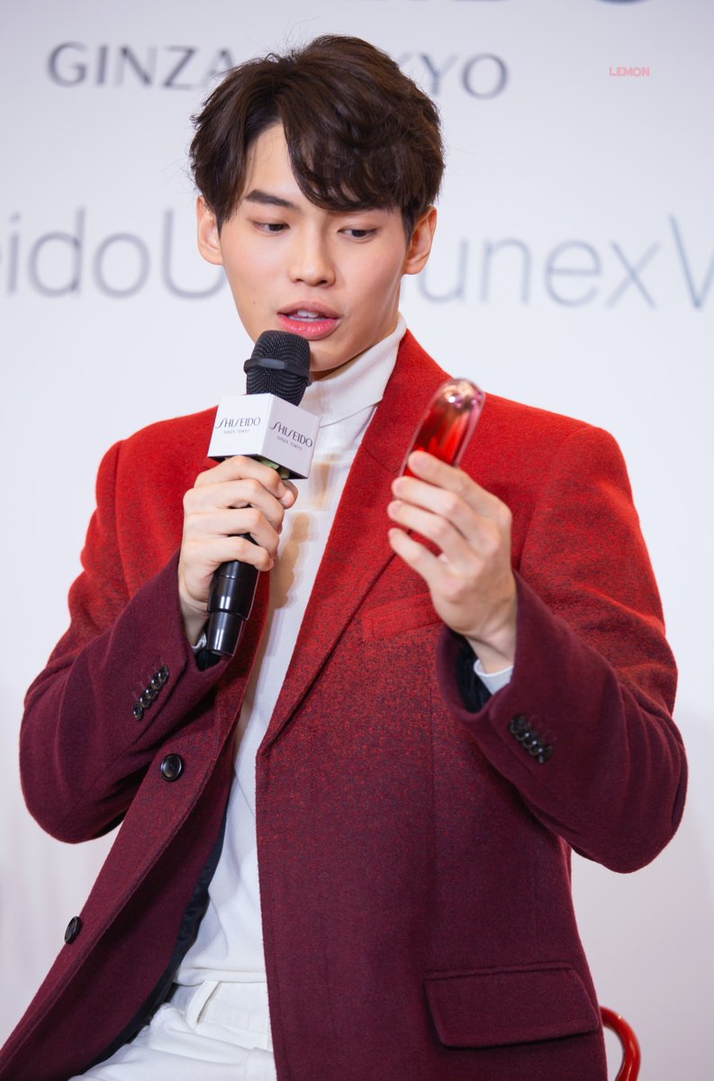 melonnlemon's tweet photo. น้องวินกับ shiseido ultimune เซรั่มผิวใสของน้องวิน ต้องบอกเลยนะคับว่า ของเค้าดีจริงๆ ขอบคุณ shiseido ที่เลือกน้องวินเป็น influencer และจัดกิจกรรมนี้นะคะ ❤️ @winmetawin #shiseidoultimunexWin #winmetawin https://t.co/1xgv2VXbeq
