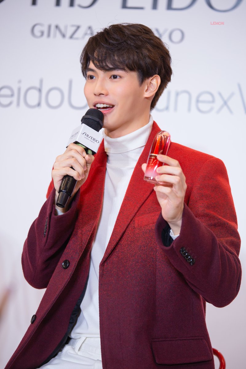 melonnlemon's tweet photo. น้องวินกับ shiseido ultimune เซรั่มผิวใสของน้องวิน ต้องบอกเลยนะคับว่า ของเค้าดีจริงๆ ขอบคุณ shiseido ที่เลือกน้องวินเป็น influencer และจัดกิจกรรมนี้นะคะ ❤️ @winmetawin #shiseidoultimunexWin #winmetawin https://t.co/1xgv2VXbeq
