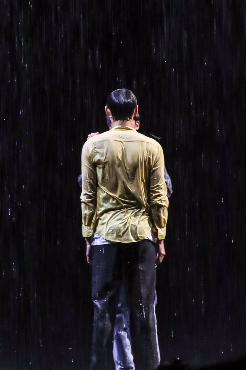 lavenderkiz's tweet photo. แผ่นหลังของพี่กร

#UWMAuntilyou
#UWMAseries
@cooheartt 
@numberx9th https://t.co/eRR315WVMQ