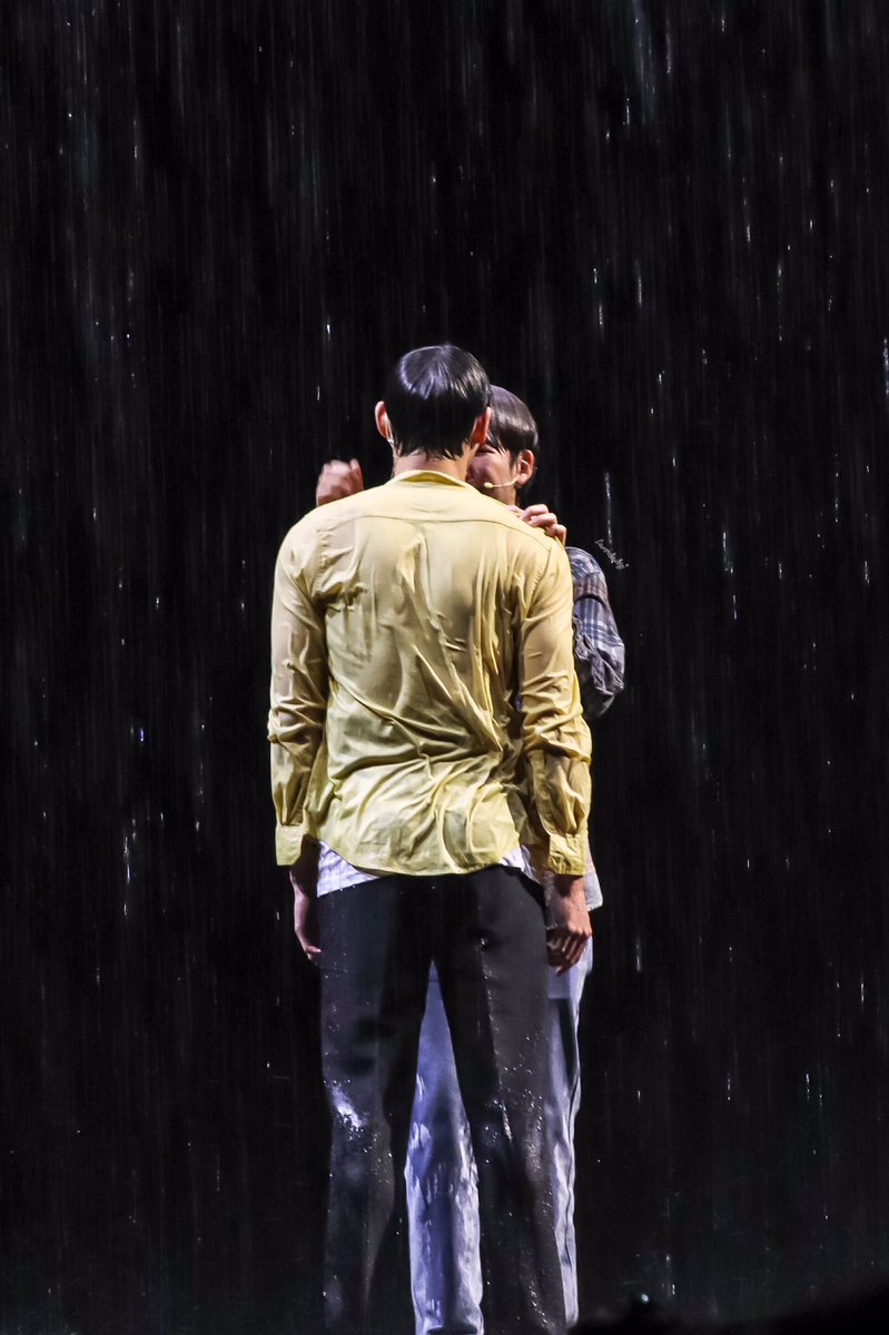 lavenderkiz's tweet photo. แผ่นหลังของพี่กร

#UWMAuntilyou
#UWMAseries
@cooheartt 
@numberx9th https://t.co/eRR315WVMQ