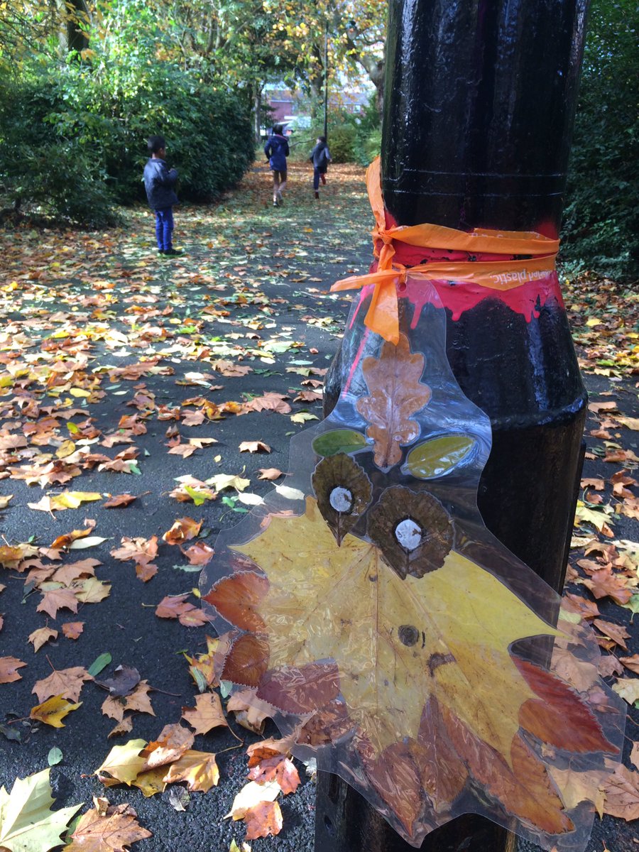 anna_fw's tweet photo. @OTcreativeSPACE @SeymourParkCPS @HullardPark @fospm16 @loveoldtrafford @LimelightOT @StJohnsCentreOT We had a great time finding the leaf creatures today #staycreativeOT https://t.co/ehrqIYXaOL
