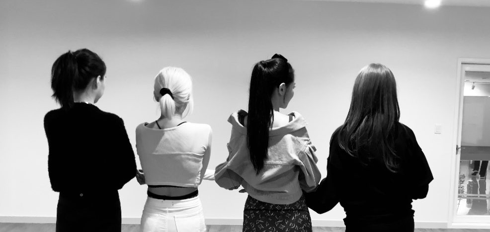 BerryGood2014's tweet photo. Berry Good 🎵🔜

#베리굿 #BERRYGOOD
#베리굿_11월_컴백
#BERRYGOOD_NOVEMBER_COMEBACK https://t.co/lVbPtpfPo9