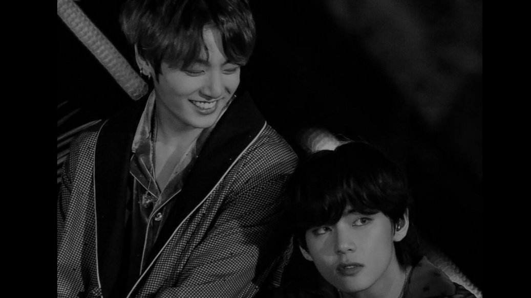 Taekook but make it black and white(A thread)