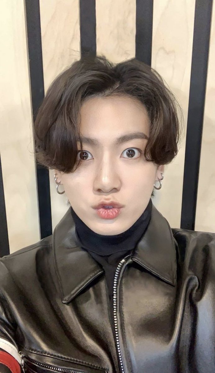 Why he is so perfect?
#JUNGKOOK
#JungkookWeLoveYou https://t.co/cmaoIqh7ul