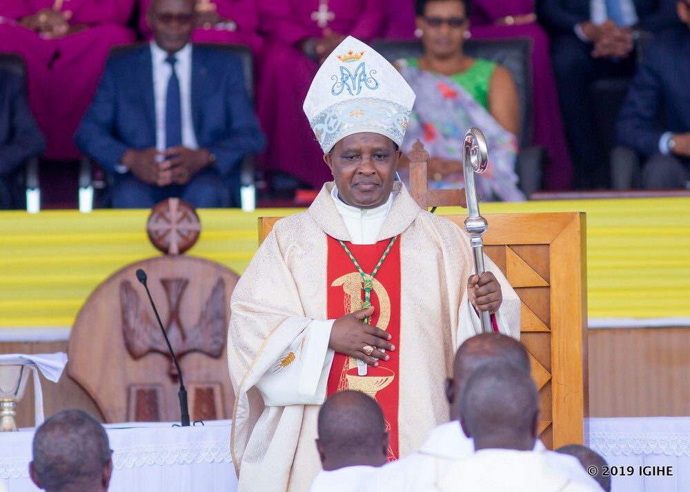 AMAKURU MASHYA
Musenyeri Kambanda Antoine usanzwe ari Arkiyepiskopi wa Kigali yagizwe Cardinal, aba uwa mbere mu mateka y’u Rwanda. https://t.co/r59QhLc0pU