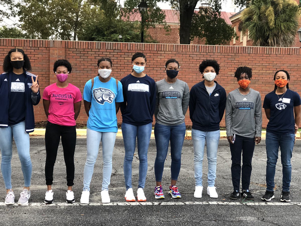AUG_WBB's tweet photo. Day 1 ✅ Day 2 in progress...Ready to make a positive IMPACT and EMPOWER the people in our community! Poll Workers‼️#EMPOWER #EarlyVotingGA https://t.co/FE8yWDBRus