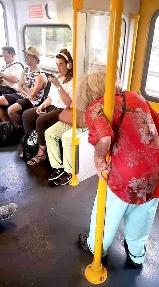 Ne ara bu hale geldi insanlar.