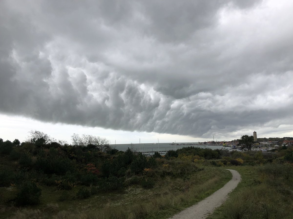 Regenbuien naderen #Terschelling