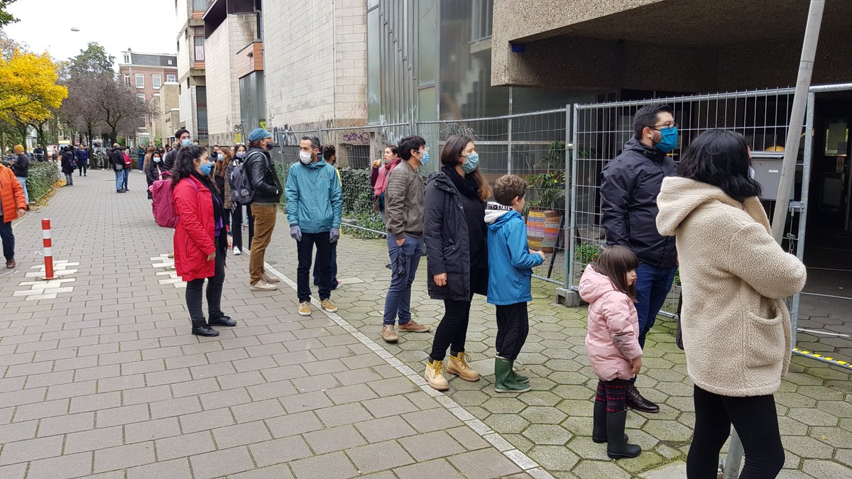 pablonot's tweet photo. Votación en #Amsterdam para #PlebiscitoChile!  Chilenen in Nederland stemmen in Amsterdam over een nieuwe grondwet. #AdiosGeneral #AprueboConMiLapizAzul @BajosChile @ChiledespertoI https://t.co/jy7d2LzX8K