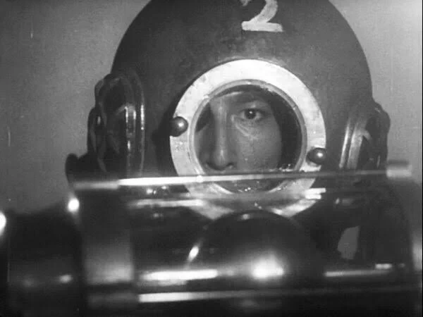 アメリカのオオスズメバチ駆除用器具が凄い！もしかして初代ゴジラのアレ？？